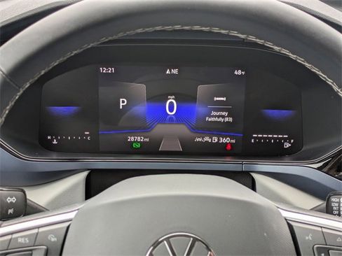 Used 2024 Volkswagen Taos SE image 16