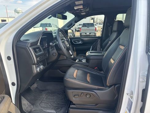 Used 2024 GMC Yukon XL AT4 image 10