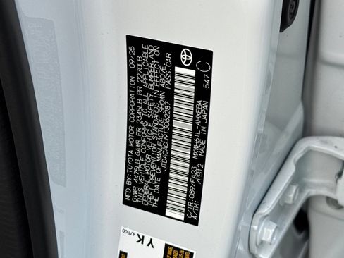 New 2026 Toyota Prius SE image 34