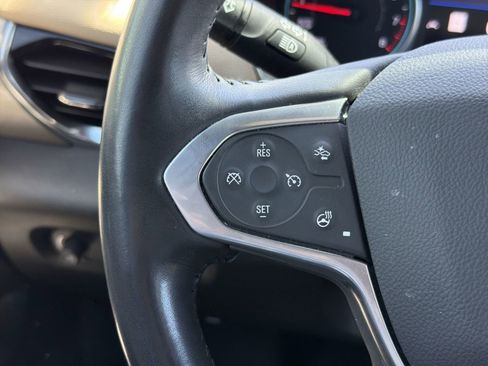 Used 2022 Chevrolet Traverse LT w/ LT Premium Package image 19