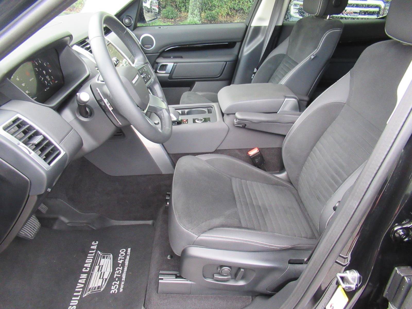 Used 2024 Land Rover Discovery S AWD/4WD image 17