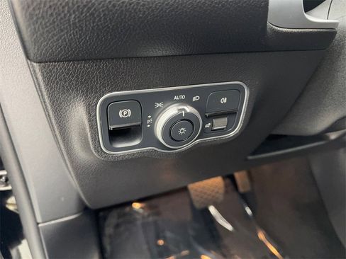 Used 2023 Mercedes-Benz EQB 300 4MATIC image 53