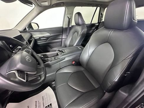 Certified 2025 Toyota Grand Highlander AWD Hybrid image 24