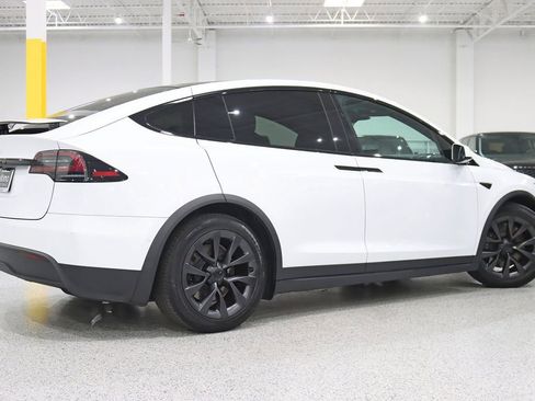 Used 2022 Tesla Model X AWD/4WD image 9