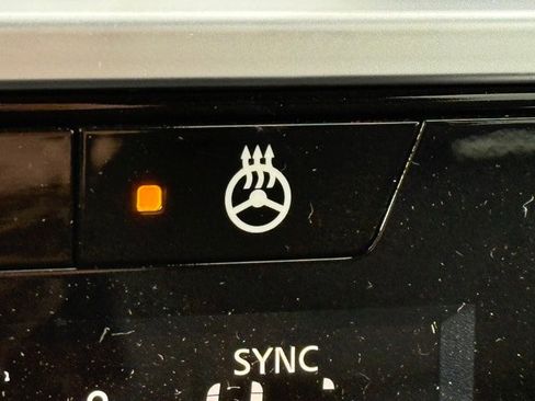 New 2025 Nissan Pathfinder SL image 32