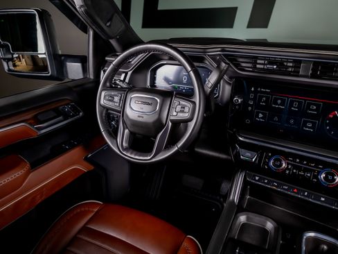 Used 2025 GMC Sierra 3500 Denali Ultimate image 6