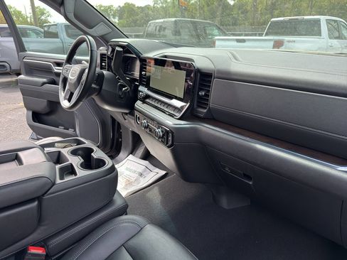 Used 2024 GMC Sierra 1500 SLT image 30