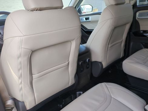 Used 2023 Ford Explorer Platinum w/ Equipment Group 601A image 21