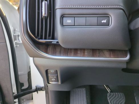 New 2026 Nissan Armada SL w/ Captain's Chari Seat Package RWD image 16