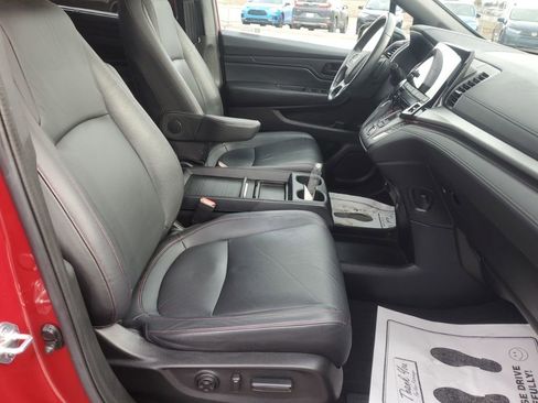 Certified 2023 Honda Odyssey Sport image 32