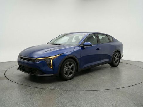 Used 2025 Kia K4 FWD image 3