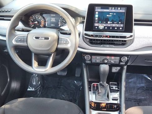 Used 2025 Jeep Compass Sport w/ Mopar Graphics Package AWD/4WD image 27