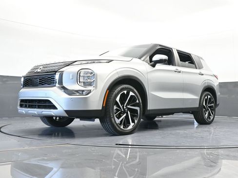 Used 2022 Mitsubishi Outlander SE image 66