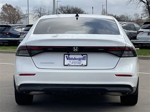 Used 2025 Honda Accord SE image 5