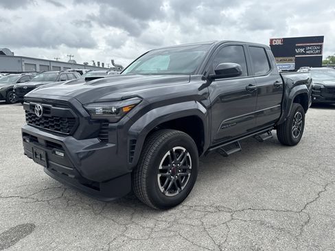 Used 2025 Toyota Tacoma TRD Sport RWD image 7