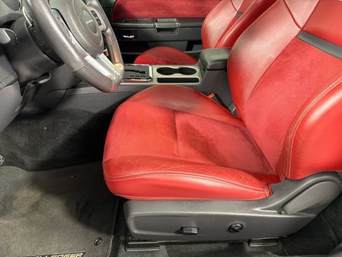 Used 2014 Dodge Challenger SRT8 w/ Harman/Kardon Audio Group RWD image 12