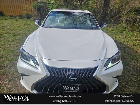 Used 2022 Lexus ES 300h w/ Premium Package image 5