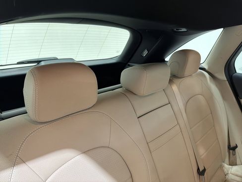 Used 2021 Mercedes-Benz GLC 300 4MATIC image 37