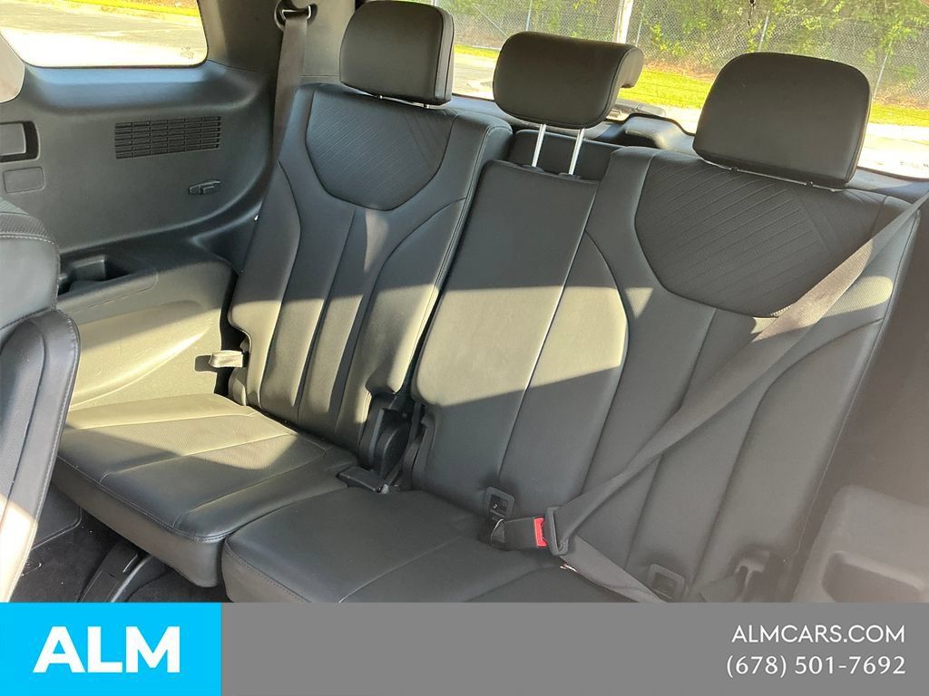 Used 2025 Hyundai Palisade SEL FWD image 15