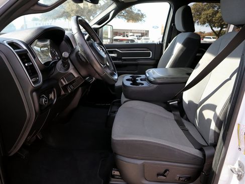 Used 2024 RAM 2500 Big Horn image 24