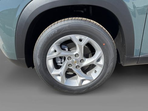 New 2026 Chevrolet Trax LS w/ LS Convenience Package FWD image 9