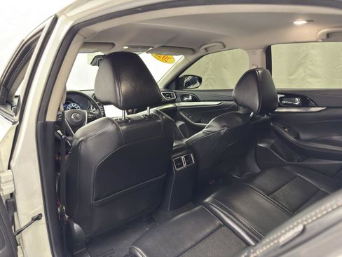 Used 2022 Nissan Maxima SV w/ Floor Mat Group FWD image 27