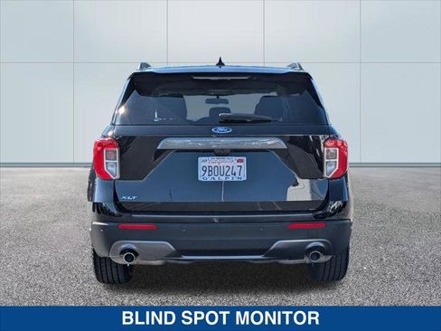 Certified 2022 Ford Explorer XLT w/ Equipment Group 202A image 4
