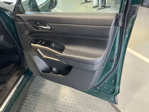 Used 2023 Nissan Pathfinder Platinum AWD/4WD image 47