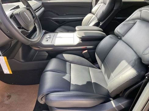 New 2026 Lincoln Navigator L Reserve w/ Jet Appearance Package AWD/4WD image 13