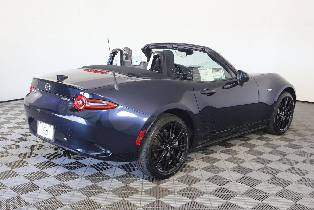 New 2026 MAZDA MX-5 Miata Club w/ Interior Package RWD image 3