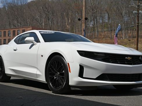 Used 2022 Chevrolet Camaro LT w/ Technology Package RWD image 7