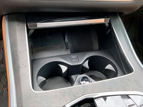 Used 2025 BMW X5 xDrive40i w/ Parking Assistance Package image 34