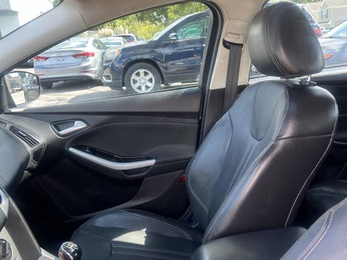 Used 2014 Ford Focus SE w/ Equipment Group 201A image 18