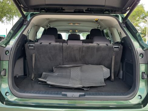 Used 2023 Toyota Highlander LE FWD image 10