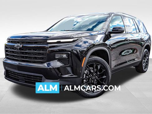Used 2025 Chevrolet Traverse LT w/ Enhanced Driving Package image 1