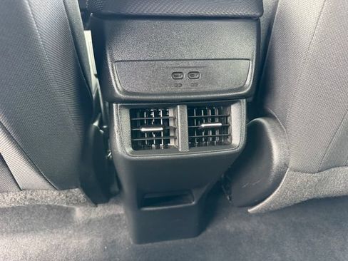 Used 2025 Chevrolet Equinox LT FWD image 14