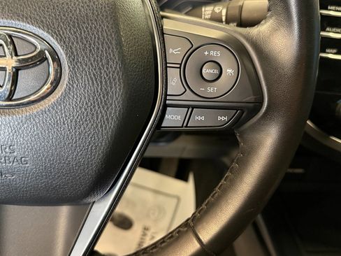 Used 2020 Toyota Camry SE image 10
