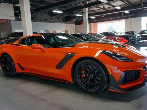 Used 2019 Chevrolet Corvette ZR1 RWD image 41