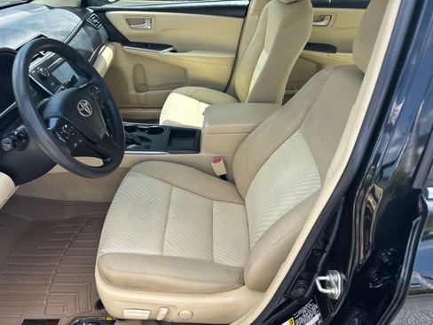 Used 2016 Toyota Camry LE FWD image 10