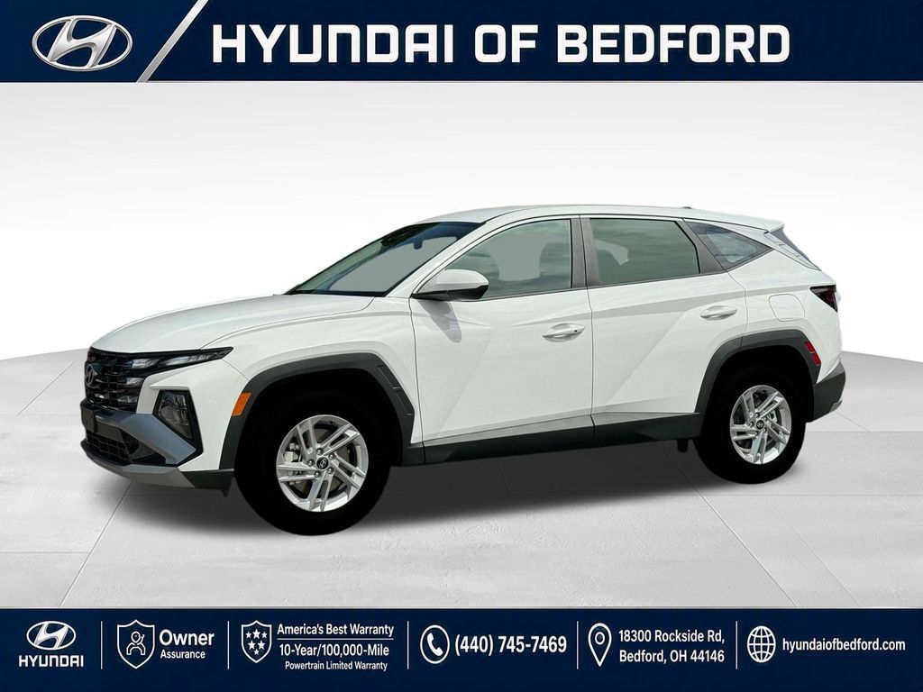 Used 2025 Hyundai Tucson SE AWD/4WD image 2