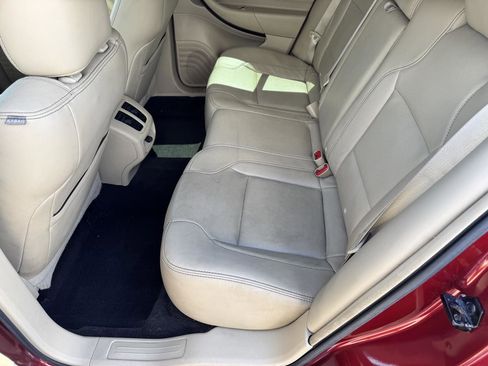 Used 2013 Ford Taurus Limited FWD image 28