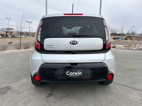 Used 2016 Kia Soul + image 6