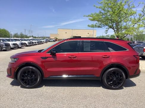 Used 2022 Kia Sorento SX image 2