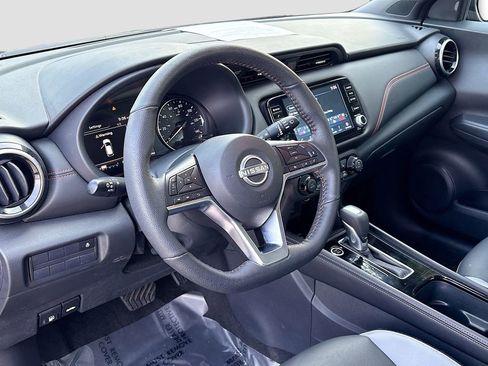 Used 2024 Nissan Kicks SR w/ SR Premium Package FWD image 9