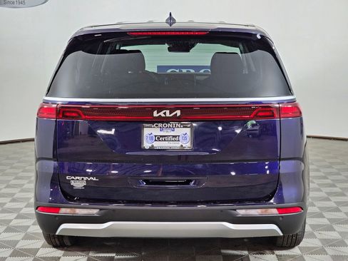 Used 2024 Kia Carnival LX FWD image 4