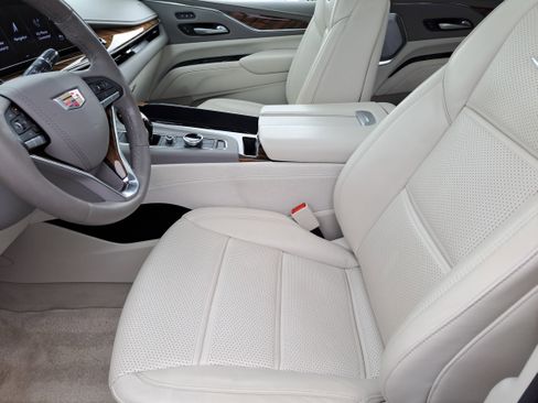 Used 2024 Cadillac Escalade ESV Sport Platinum w/ LPO, ONYX Package image 25