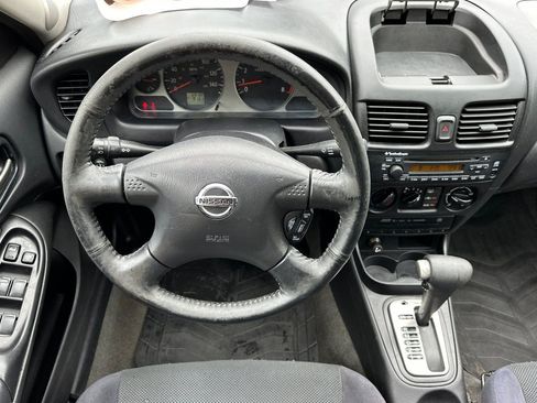 Used 2006 Nissan Sentra SE-R w/ (J01) Sunroof Pkg FWD image 15