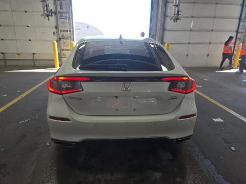 Used 2024 Honda Civic Sport Touring image 4