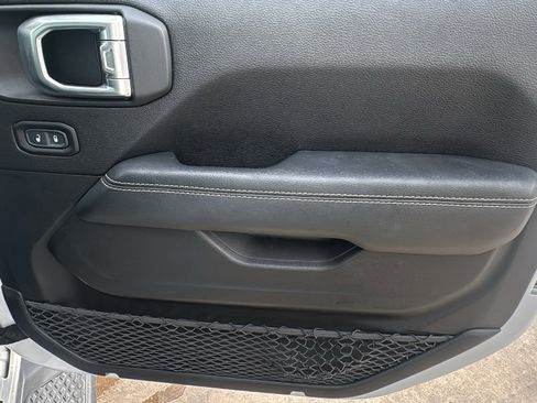 Certified 2020 Jeep Gladiator Overland image 28