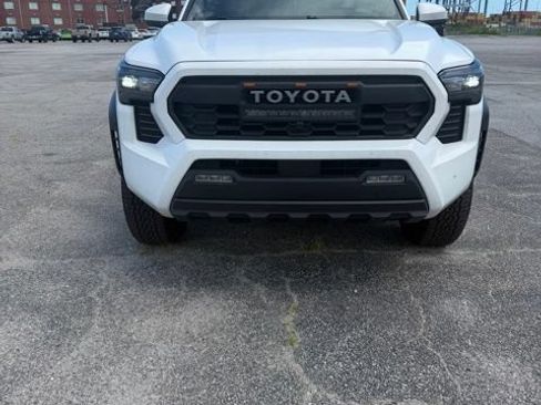 Used 2024 Toyota Tacoma TRD Off-Road AWD/4WD image 3